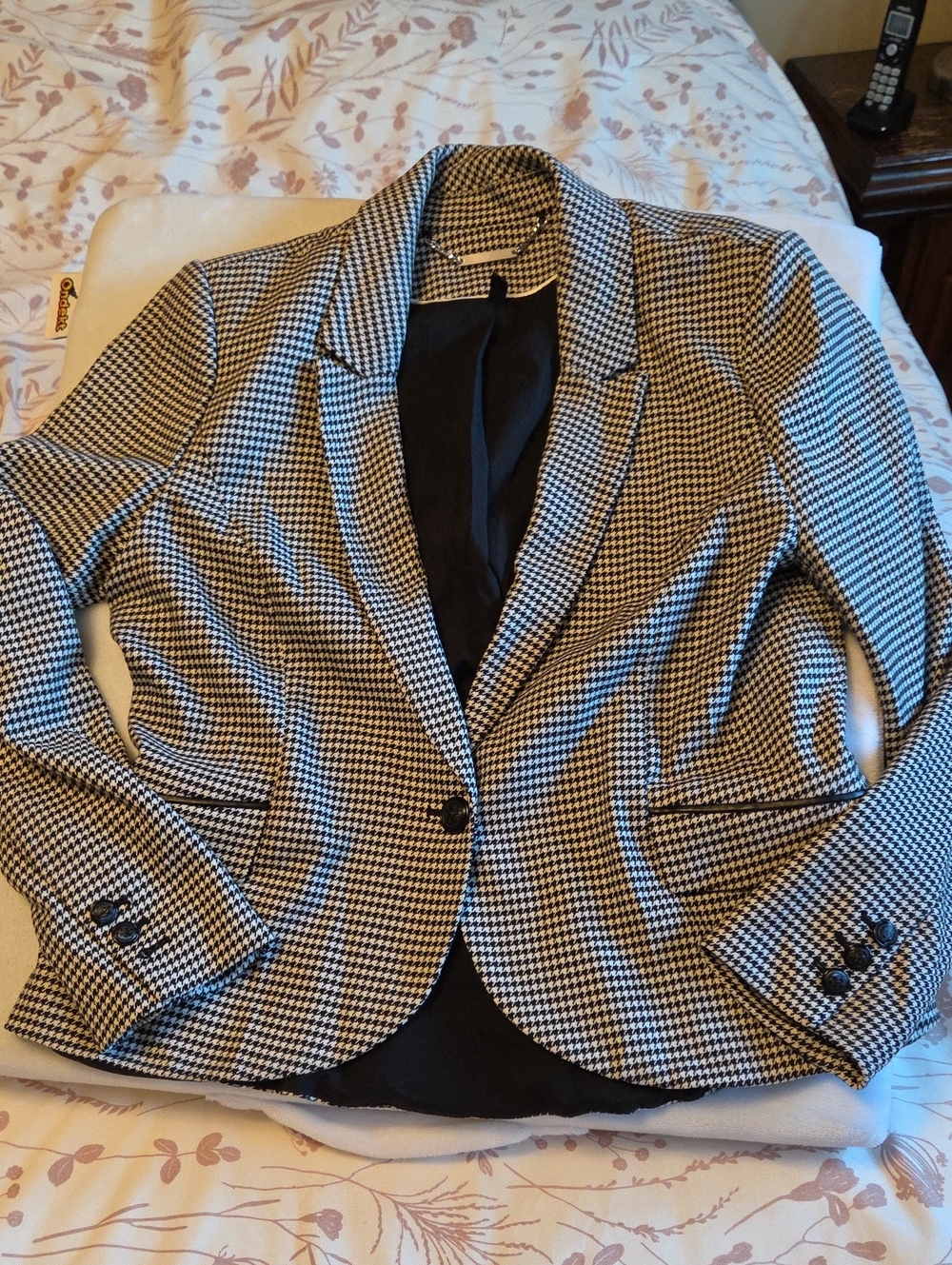 White House Black Market Black & White Houndstooth Jacket - 14P